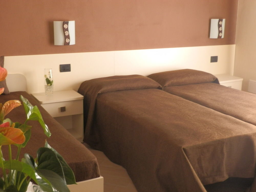Affittacamere Serena Piacenza Exterior foto